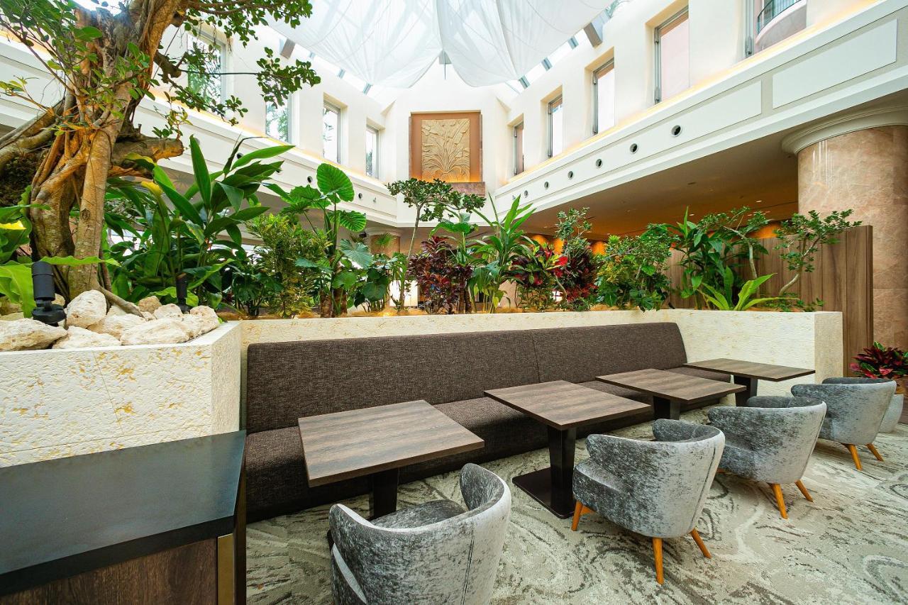 Oriental Hotel Okinawa Resort & Spa Наґо Екстер'єр фото The interior of the hotel