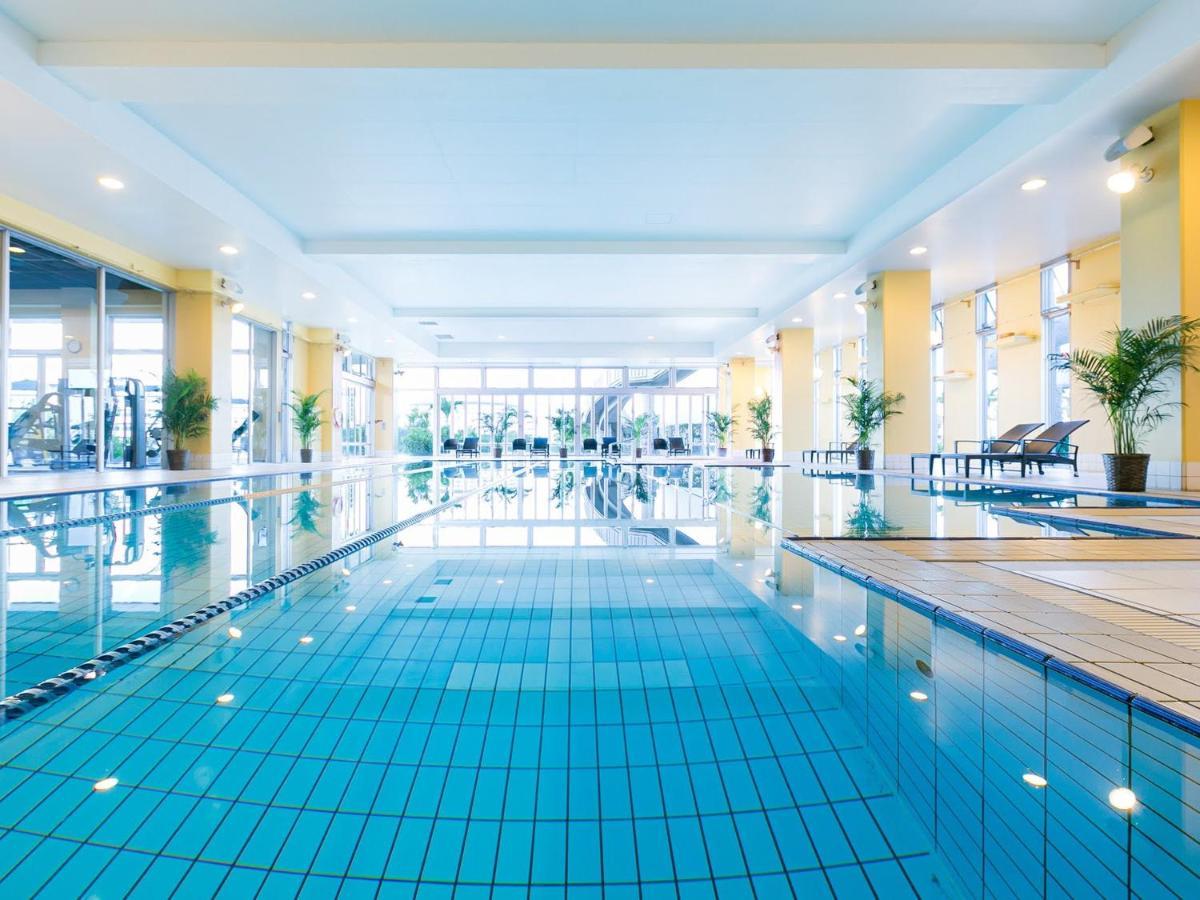 Oriental Hotel Okinawa Resort & Spa Наґо Екстер'єр фото Indoor swimming pool