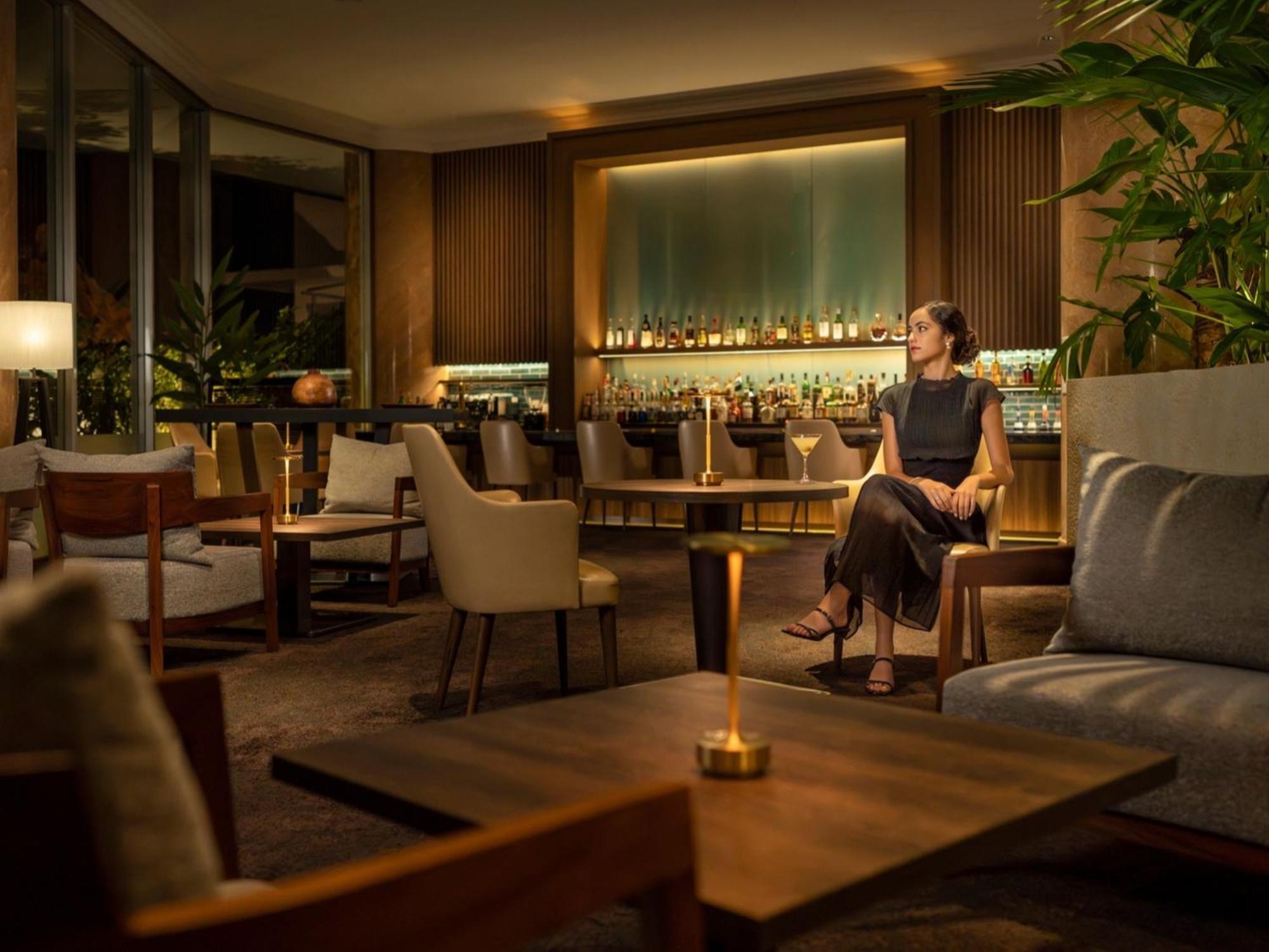 Oriental Hotel Okinawa Resort & Spa Наґо Екстер'єр фото The Bar